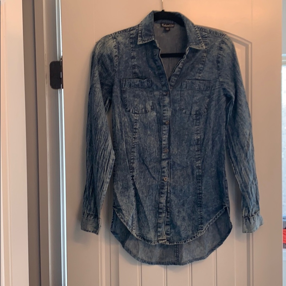 Super cute lightweight jean shirt